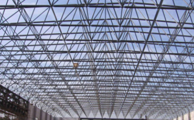 钢结构厂房屋面板及保温层安装