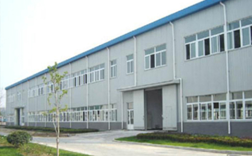 钢结构仓库vs混凝土仓库？对比优缺点，帮你省成本！