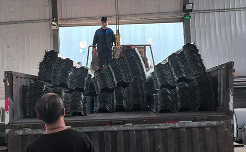 闭口楼承板耐火时限实测：大跨度怎样选楼承板